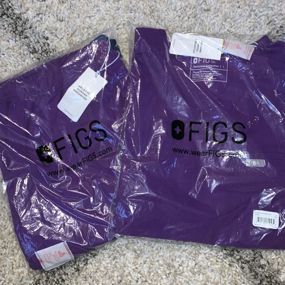 Brand new. Never opened men’s Fig set.